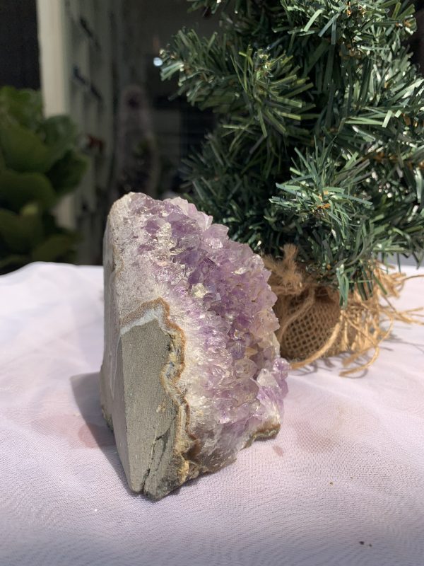 HỐC THẠCH ANH TÍM NHỎ – SMALL AMETHYST GEODE (TV352), KL: 0.576KG, KT: 10×9 CM