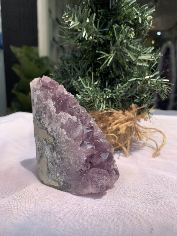 HỐC THẠCH ANH TÍM NHỎ – SMALL AMETHYST GEODE (TV356), KL: 0.374KG, KT: 11×4 CM