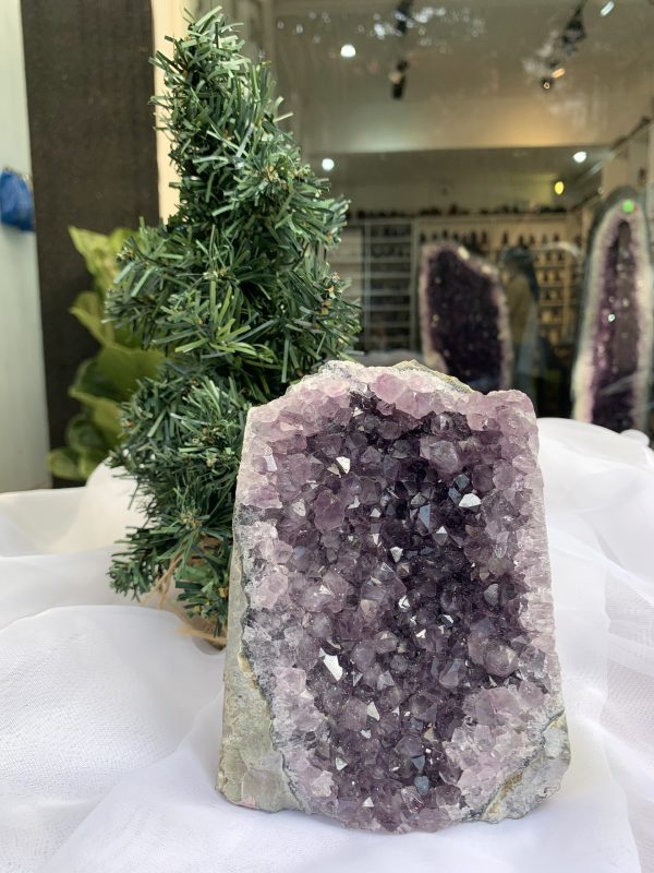 HỐC THẠCH ANH TÍM NHỎ – SMALL AMETHYST GEODE (TV361), KL: 1.336KG, KT: 4×10 CM