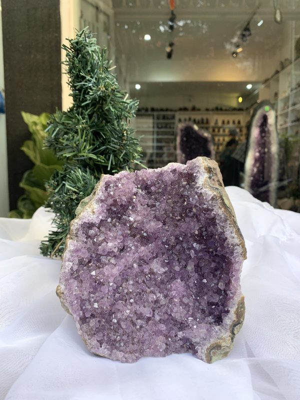 HỐC THẠCH ANH TÍM NHỎ – SMALL AMETHYST GEODE (TV363), KL: 1.756KG, KT: 14×13 CM