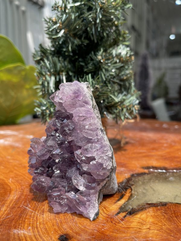 HỐC THẠCH ANH TÍM NHỎ – SMALL AMETHYST GEODE (TV234), KL: 0.398KG, KT: 8.5×7.5CM