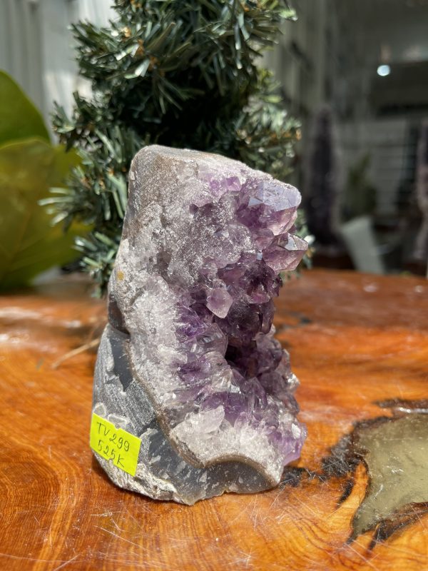 HỐC THẠCH ANH TÍM NHỎ – SMALL AMETHYST GEODE (TV299), KL: 0.522 KG, KT: 10x7 CM