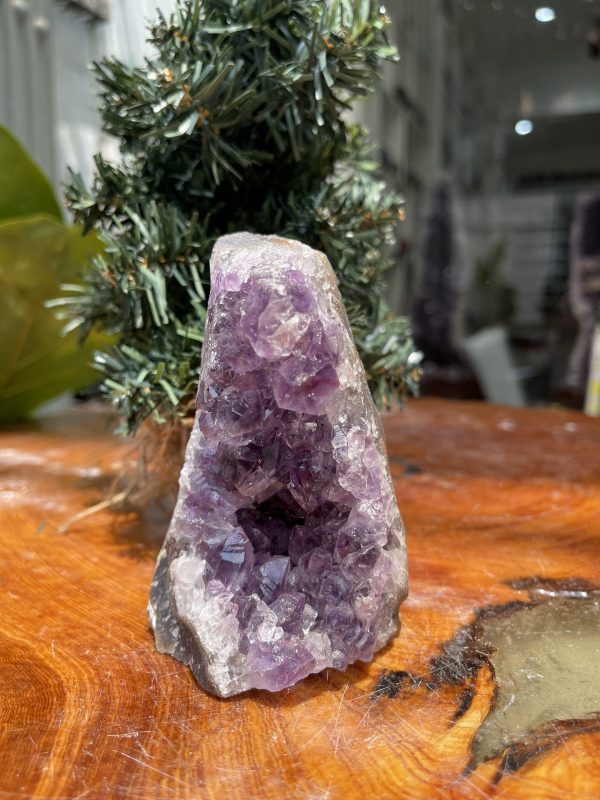 HỐC THẠCH ANH TÍM NHỎ – SMALL AMETHYST GEODE (TV299), KL: 0.522 KG, KT: 10x7 CM