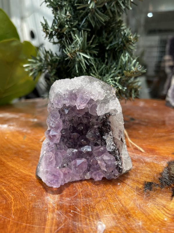 HỐC THẠCH ANH TÍM NHỎ – SMALL AMETHYST GEODE (TV221), KL: 0.334KG, KT: 8×7.2CM