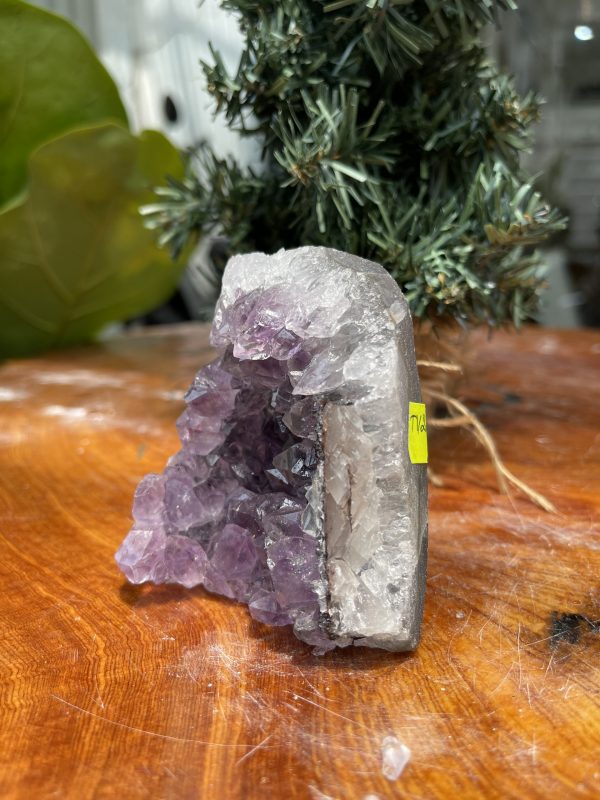 HỐC THẠCH ANH TÍM NHỎ – SMALL AMETHYST GEODE (TV221), KL: 0.334KG, KT: 8×7.2CM