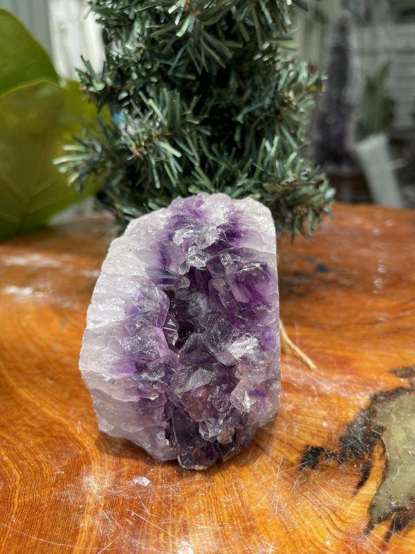 HỐC THẠCH ANH TÍM NHỎ – SMALL AMETHYST GEODE (TV247), KL: 0.52KG, KT: 8×8.6 CM