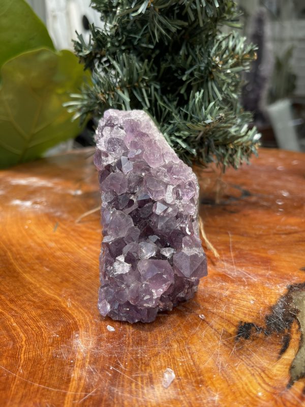 HỐC THẠCH ANH TÍM NHỎ – SMALL AMETHYST GEODE (TV231), KL: 0.414KG, KT: 9.5×5CM