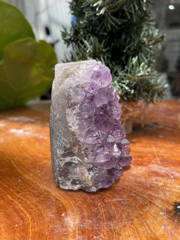 HỐC THẠCH ANH TÍM NHỎ – SMALL AMETHYST GEODE (TV269), KL: 0.518KG, KT: 10×6 CM