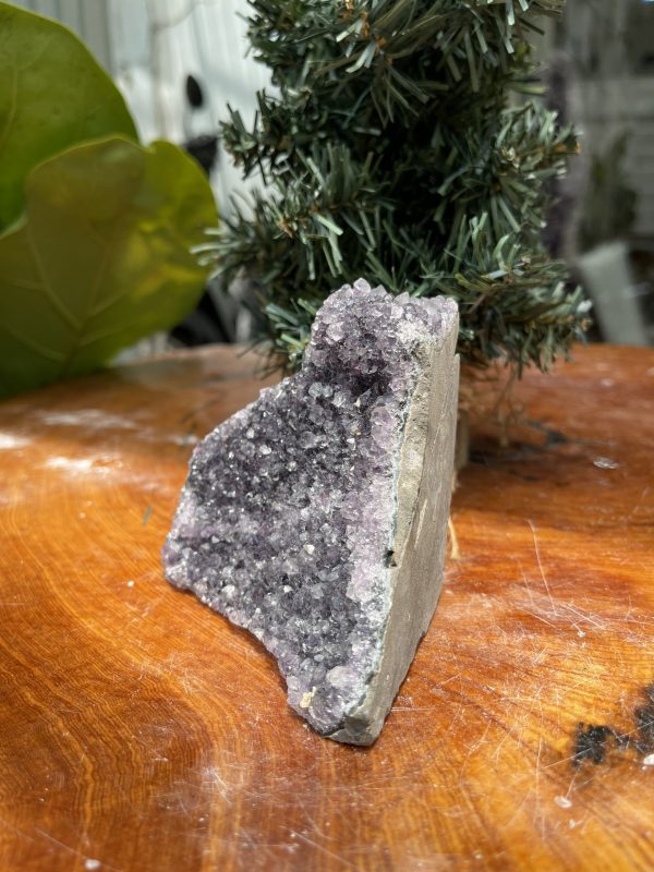 HỐC THẠCH ANH TÍM NHỎ – SMALL AMETHYST GEODE (TV279), KL: 0.374KG, KT: 9×10 CM