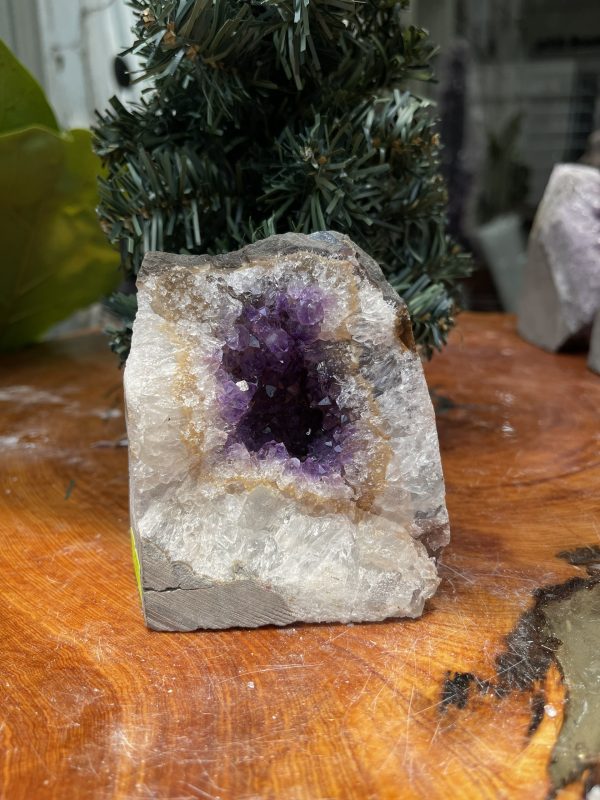 HỐC THẠCH ANH TÍM NHỎ – SMALL AMETHYST GEODE (TV293), KL: 0.628 KG, KT: 10×8 CM