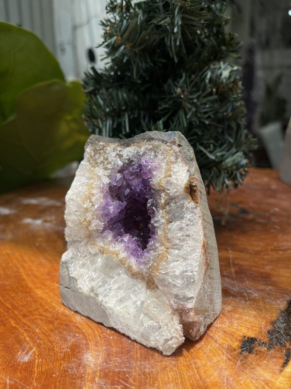 HỐC THẠCH ANH TÍM NHỎ – SMALL AMETHYST GEODE (TV293), KL: 0.628 KG, KT: 10×8 CM