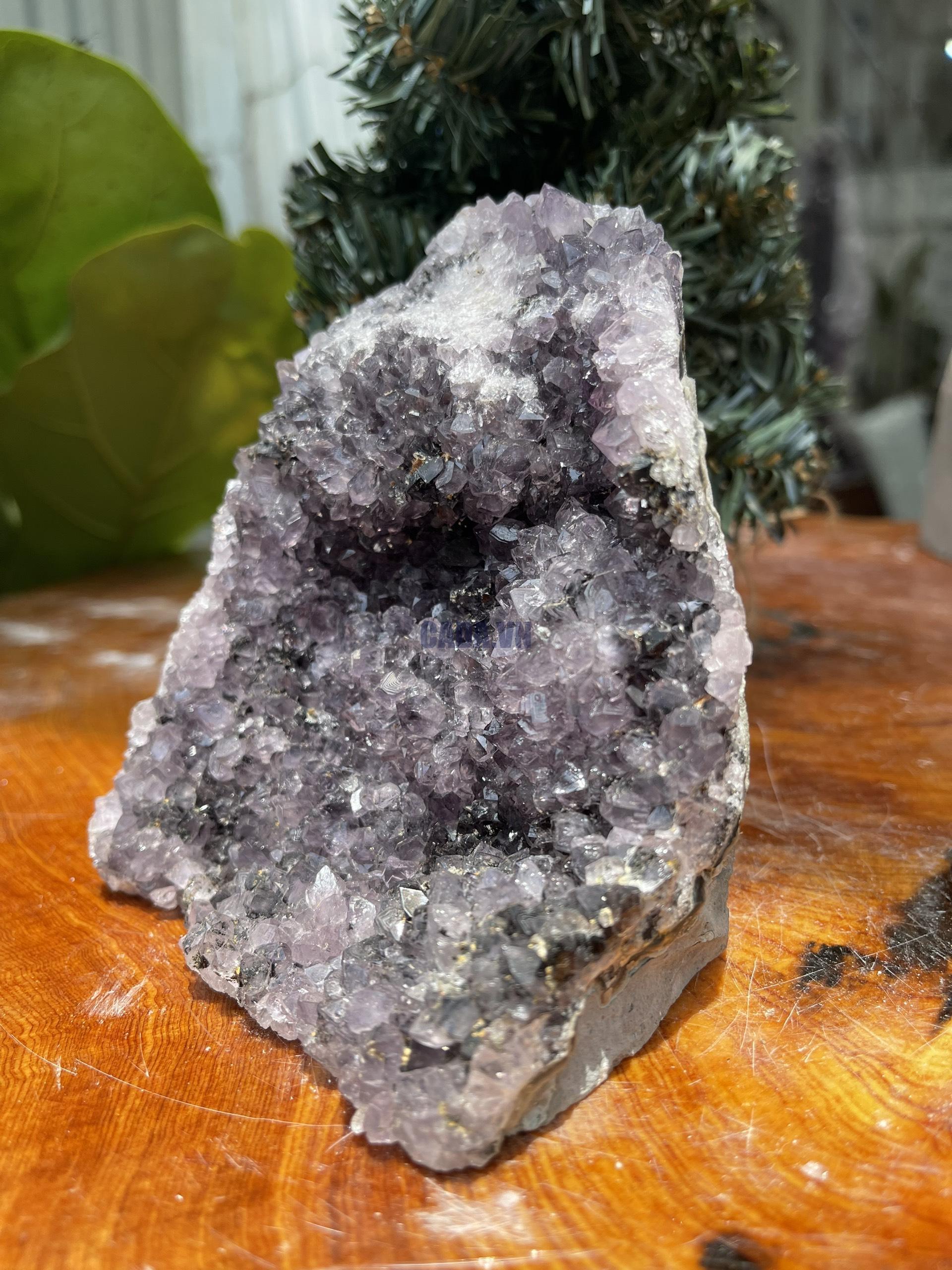 HỐC THẠCH ANH TÍM NHỎ – SMALL AMETHYST GEODE (TV262), KL: 0.782KG, KT: 13×10 CM )