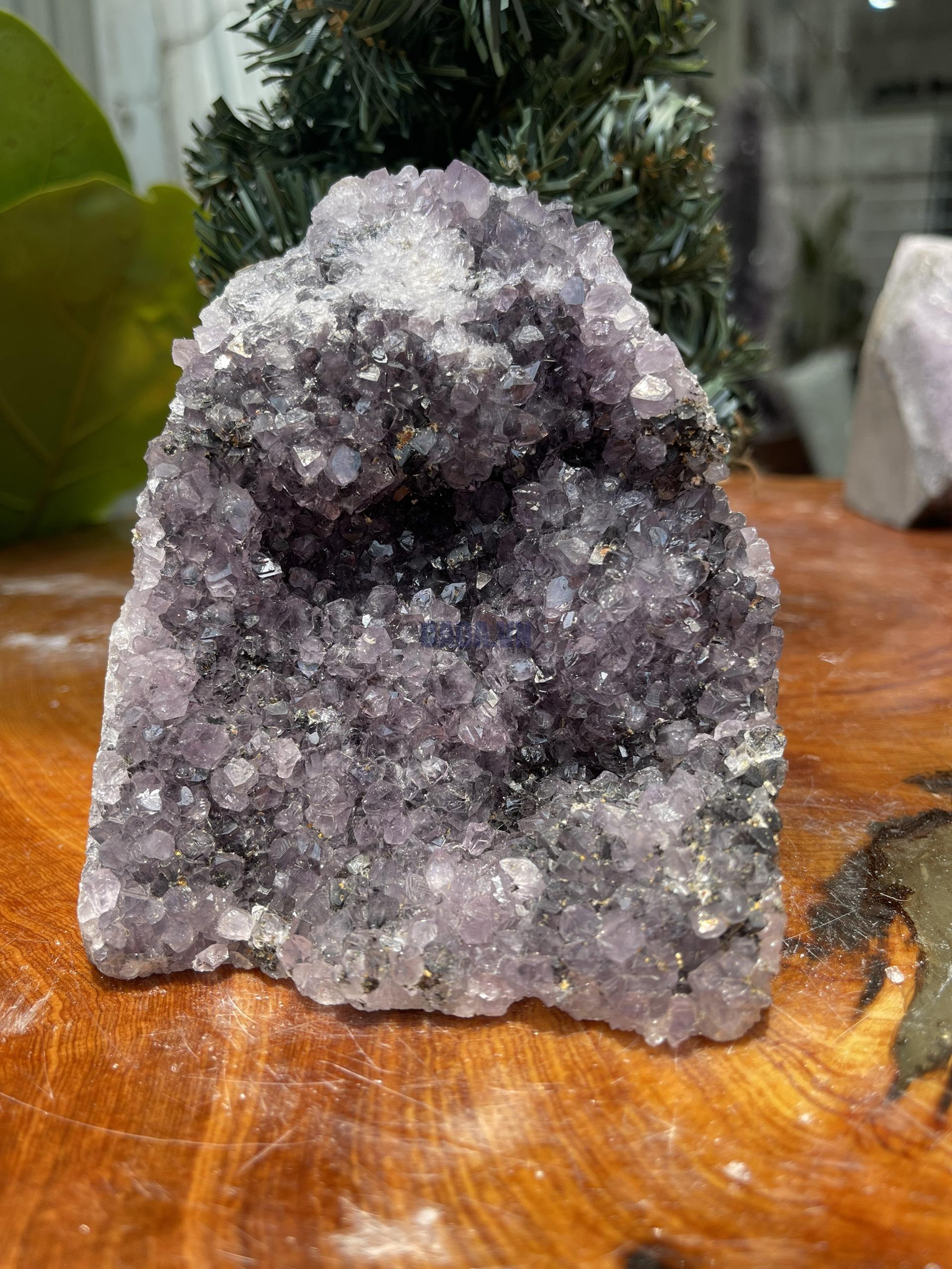 HỐC THẠCH ANH TÍM NHỎ – SMALL AMETHYST GEODE (TV262), KL: 0.782KG, KT: 13×10 CM )