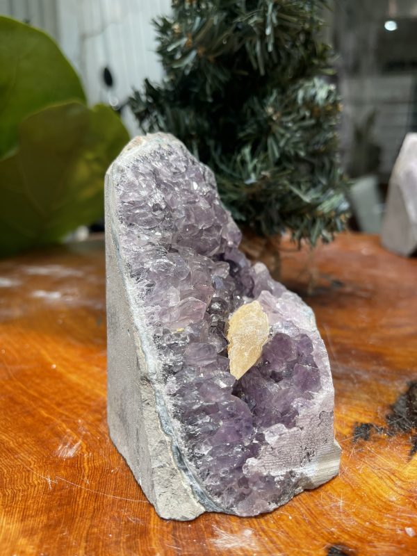 HỐC THẠCH ANH TÍM NHỎ – SMALL AMETHYST GEODE (TV268), KL: 0.772KG, KT: 11×10 CM