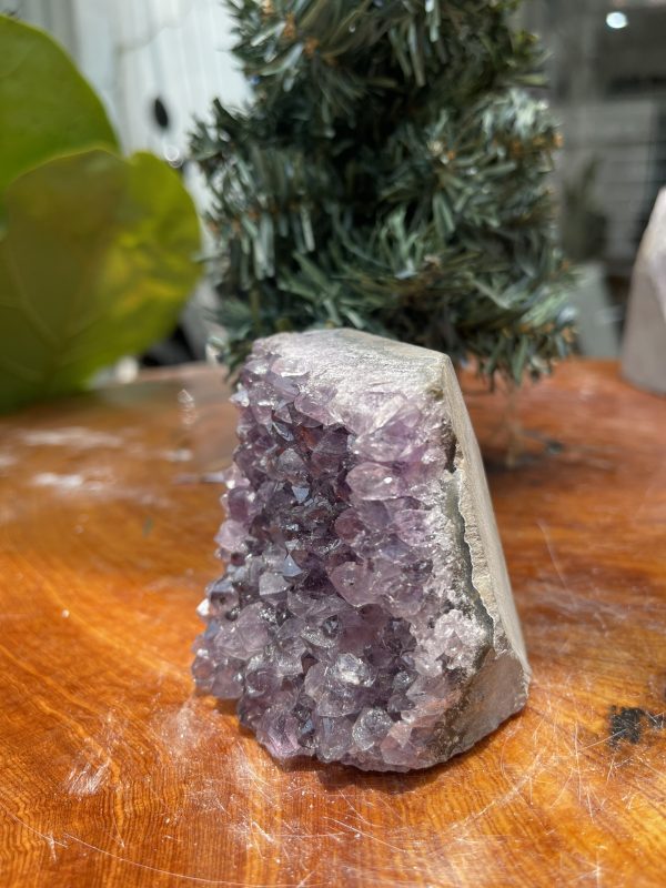 HỐC THẠCH ANH TÍM NHỎ – SMALL AMETHYST GEODE (TV266), KL: 0.432KG, KT: 7×7 CM )