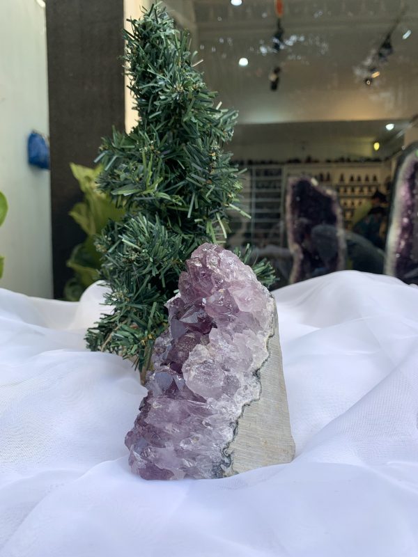 HỐC THẠCH ANH TÍM NHỎ – SMALL AMETHYST GEODE (TV258), KL: 0.712KG, KT: 12x7 CM