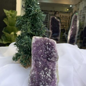 HỐC THẠCH ANH TÍM NHỎ – SMALL AMETHYST (TV373), KL: 1.17 KG, KT: 14 x 8 CM  