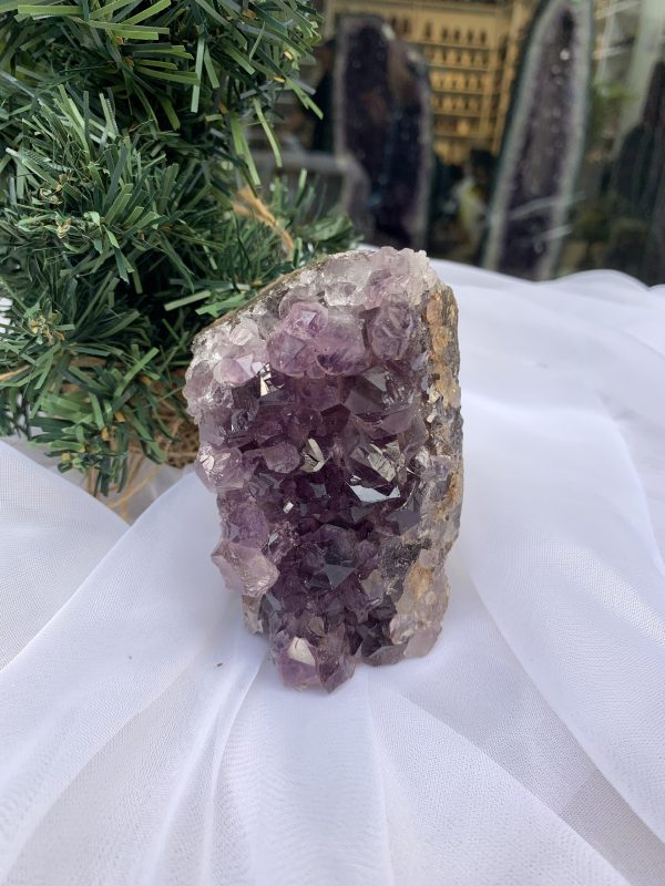 HỐC THẠCH ANH TÍM NHỎ – SMALL AMETHYST GEODE (TV249), KL: 0.484KG, KT: 10x7 CM