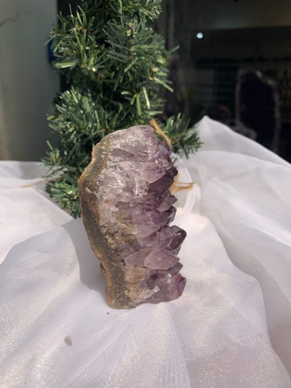 HỐC THẠCH ANH TÍM NHỎ – SMALL AMETHYST GEODE (TV249), KL: 0.484KG, KT: 10x7 CM