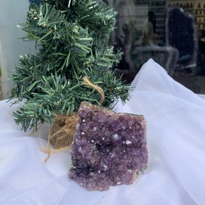 HỐC THẠCH ANH TÍM NHỎ – SMALL AMETHYST (TV347), KL: 0.326 KG, KT: 8 x 8 CM 