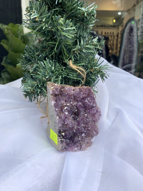 HỐC THẠCH ANH TÍM NHỎ – SMALL AMETHYST (TV347), KL: 0.326 KG, KT: 8 x 8 CM 