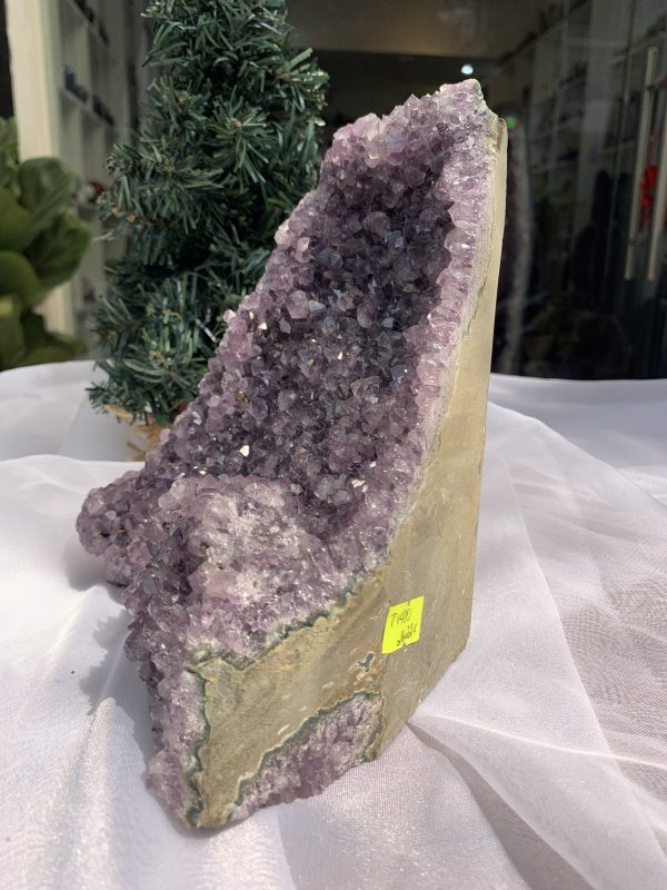 HỐC THẠCH ANH TÍM NHỎ – SMALL AMETHYST (TV400), KL: 2.622 KG, KT: 17.2x16 CM