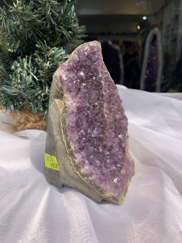 HỐC THẠCH ANH TÍM NHỎ – SMALL AMETHYST(TV316), KL: 0.79 KG, KT: 13 x 9 CM 