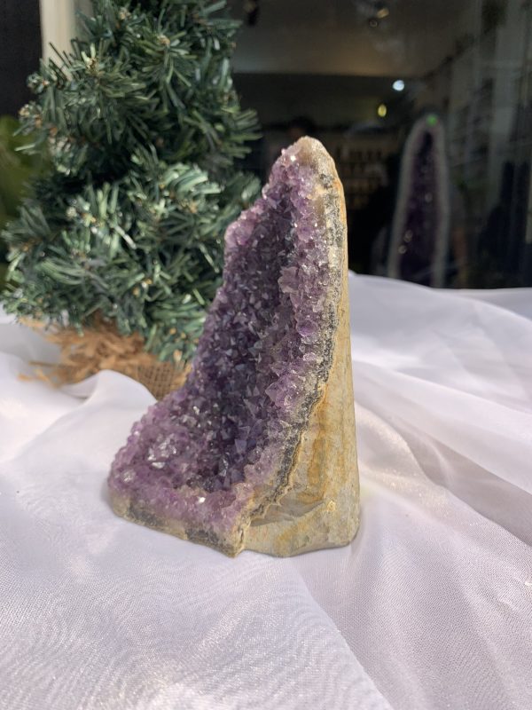 HỐC THẠCH ANH TÍM NHỎ – SMALL AMETHYST(TV316), KL: 0.79 KG, KT: 13 x 9 CM 