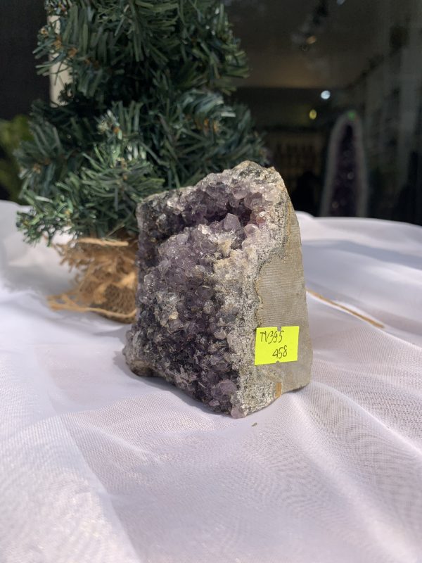 HỐC THẠCH ANH TÍM NHỎ – SMALL AMETHYST (TV395), KL: 0.458KG, KT: 8.2x 6.8 CM