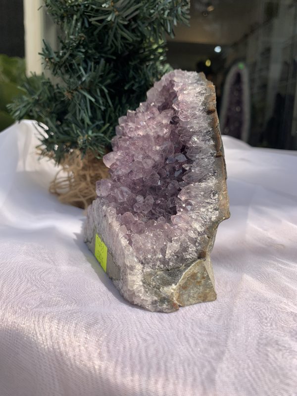 HỐC THẠCH ANH TÍM NHỎ – SMALL AMETHYST GEODE (TV253), KL: 0.376KG, KT: 8x10 CM