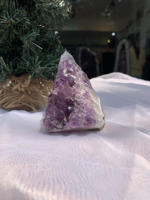 HỐC THẠCH ANH TÍM NHỎ – SMALL AMETHYST GEODE (TV280), KL: 0.33KG, KT: 9x6 CM