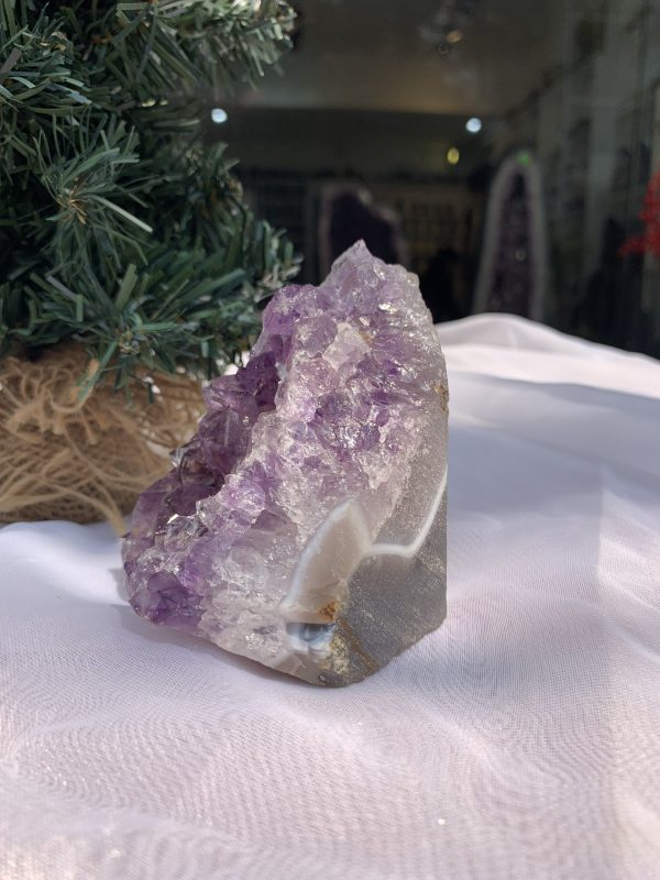 HỐC THẠCH ANH TÍM NHỎ – SMALL AMETHYST GEODE (TV280), KL: 0.33KG, KT: 9x6 CM