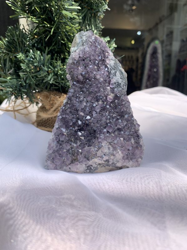 HỐC THẠCH ANH TÍM NHỎ – SMALL AMETHYST (TV393), KL: 0.532KG, KT:12 x 7.7 CM