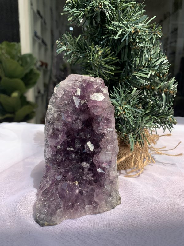 HỐC THẠCH ANH TÍM NHỎ – SMALL AMETHYST GEODE (TV263), KL: 0.842KG, KT: 13x8 CM