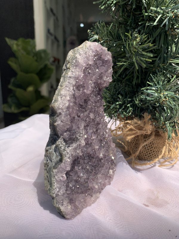 HỐC THẠCH ANH TÍM NHỎ – SMALL AMETHYST GEODE (TV290), KL: 0.678KG, KT: 13x10CM