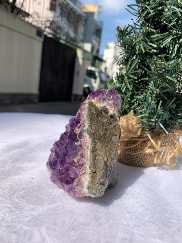 HỐC THẠCH ANH TÍM NHỎ – SMALL AMETHYST GEODE (TV408), KL: 0,374KG, KT: 9,5x6,8 CM