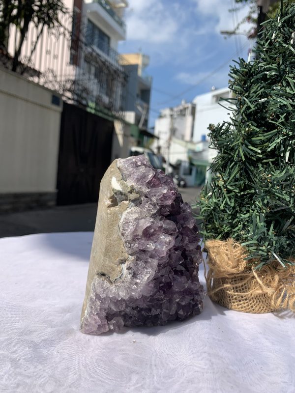 HỐC THẠCH ANH TÍM NHỎ – SMALL AMETHYST GEODE (TV412), KL: 1.196KG, KT: 12,8x10 CM