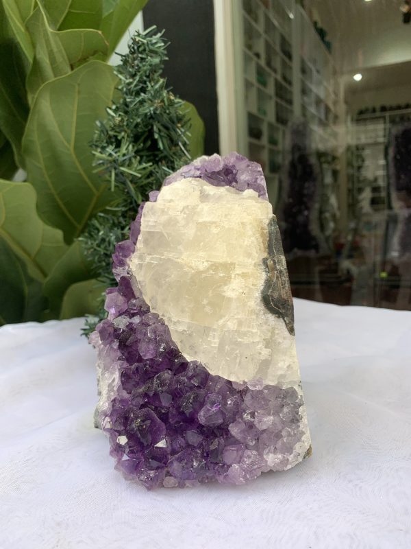 HỐC THẠCH ANH TÍM NHỎ – SMALL AMETHYST GEODE (TV413), KL: 2.688KG, KT: 17x12 CM