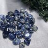 Tumble Sodalite | CADA DECOR Sodalite sẽ giúp cho chúng ta có được sự tập trung và lòng can đảm. Năng lượng của đá Sodalite rất mạnh và có nhiều ảnh hưởng tích cực tới người sử dụng. Giúp cho người sử dụng cảm thấy tự tin hơn từ đó sức mạnh tinh thần cũng được dâng cao.