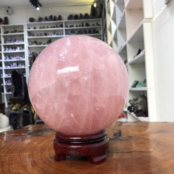 Bi cầu Thạch Anh Hồng – Rose Quartz Sphere (BH145), ĐK: 13,69 CM, KL: 3,435 KG