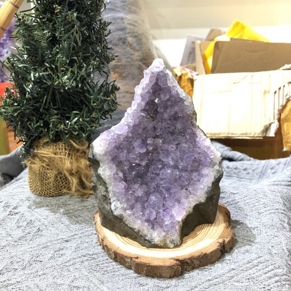 HỐC THẠCH ANH TÍM NHỎ – SMALL AMETHYST (TV406), KL: 1,008KG, KT: 12,5*8,5 CM