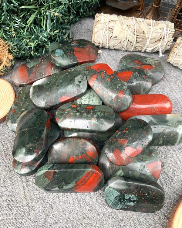 Palm Bloodstone | Đá trang trí, sưu tầm, healing | CADA DECOR