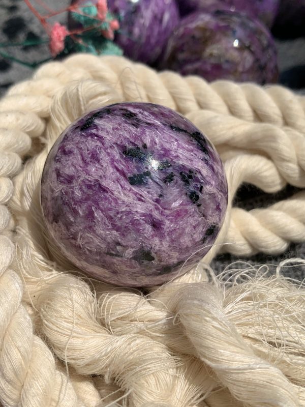 Charoite Sphere | Đá trang trí, sưu tầm, healing | CADA DECOR