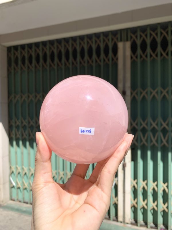 Bi cầu Thạch Anh Hồng sao – Rose Quartz Sphere (BH219), ĐK: 9,4CM, KL: 1,246KG