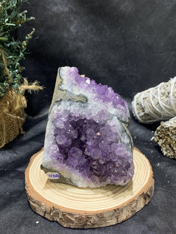 HỐC THẠCH ANH TÍM NHỎ – SMALL AMETHYST GEODE (TV424), KL: 0,582KG, KT: 7,5*9CM