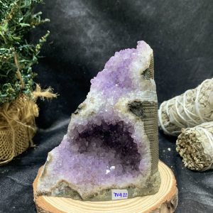 HỐC THẠCH ANH TÍM NHỎ – SMALL AMETHYST GEODE (TV422), KL: 0,574KG, KT: 9,5*10,7CM