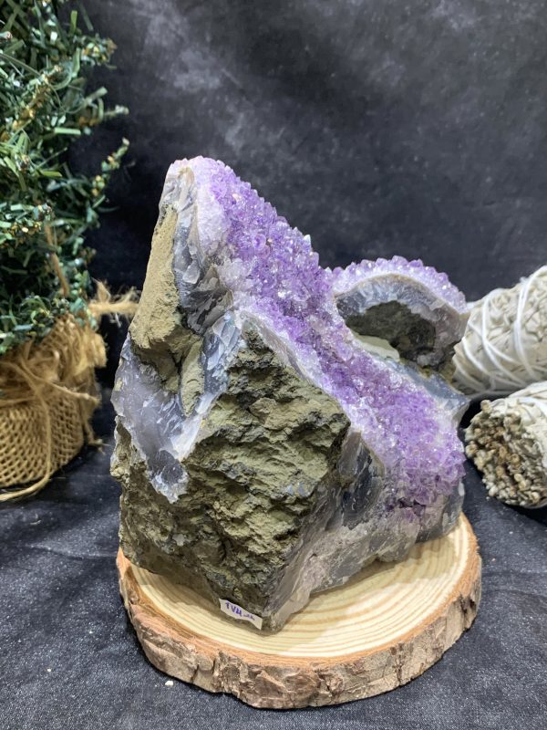 HỐC THẠCH ANH TÍM NHỎ – SMALL AMETHYST GEODE (TV426), KL: 0,942KG, KT: 8,5*2CM