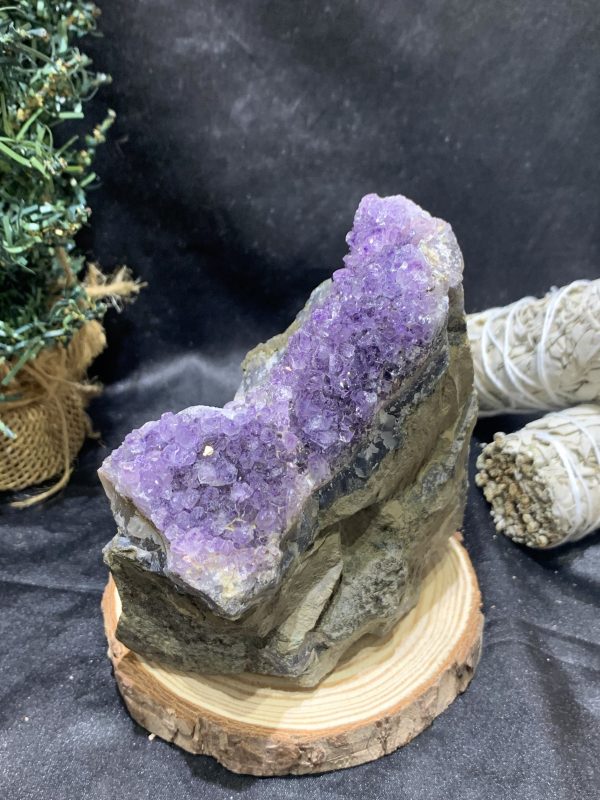 HỐC THẠCH ANH TÍM NHỎ – SMALL AMETHYST GEODE (TV426), KL: 0,942KG, KT: 8,5*2CM