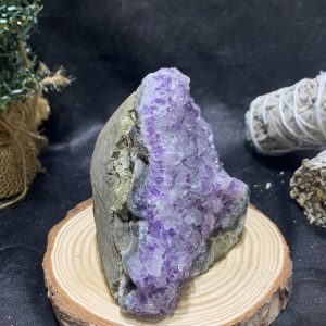 HỐC THẠCH ANH TÍM NHỎ – SMALL AMETHYST GEODE (TV420), KL: 0,496KG, KT: 9*9CM