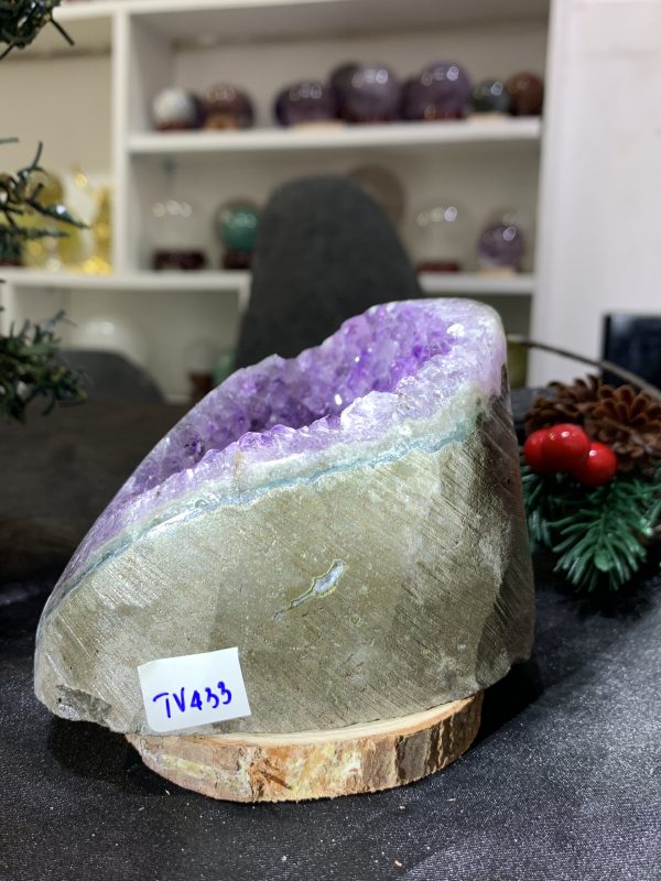 HỐC THẠCH ANH TÍM NHỎ – SMALL AMETHYST GEODE (TV433), KL: 1KG, KT: 11,5*7,5CM